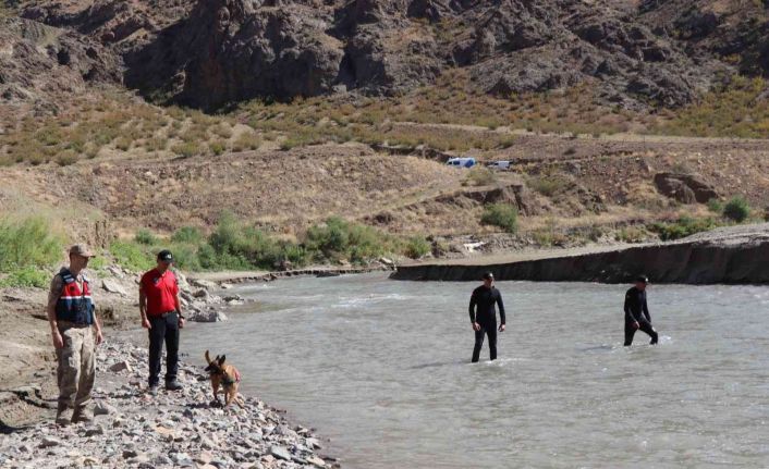 Kazada çayda kaybolan Fevzi Bulut’u arama çalışmaları sürüyor