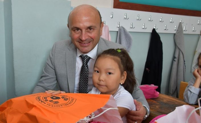 Kırtasiyeler, Başkan Amca’dan