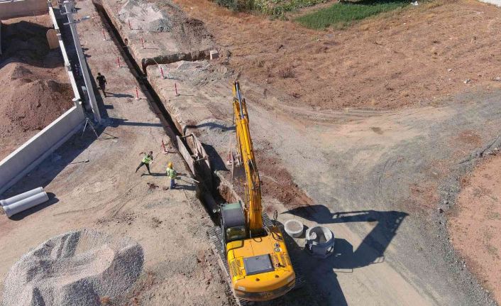 Konya Büyükşehir’in merkez ve ilçelerde altyapı seferberliği sürüyor
