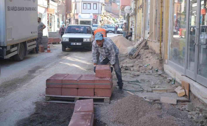 Kütahya’da daha konforlu yürüyüş yolları için çalışmalar devam ediyor