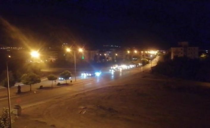 Magandalar, düğün konvoyunda havaya ateş açtı