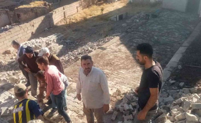 Mahalle sakinleri imece usulüyle cami ve taziye evinin çevre duvarlarını yaptı