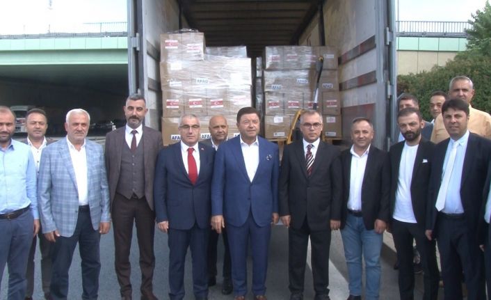 Maltepe’den Pakistan’a yardım tırı ve kamyonları dualarla gönderildi