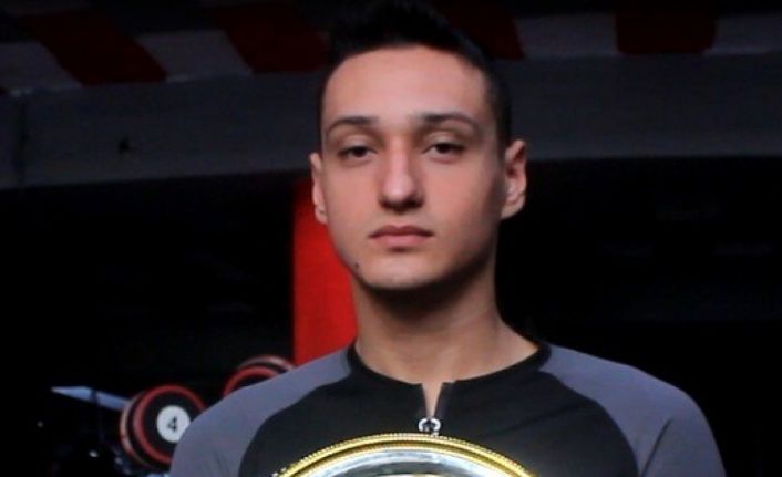 Manisalı sporcu 43 ülkenin katıldığı turnuvada altın kemerin sahibi oldu