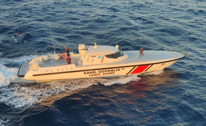 Marmaris’te denizde kaybolan 5 düzensiz göçmeni arama çalışmaları devam ediyor