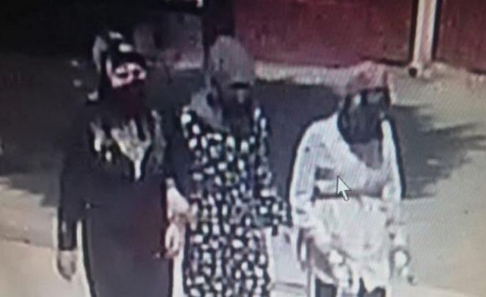 Maskeli kadın hırsızlar girdikleri daireden 30 bin liralık ziynet eşyası çaldı