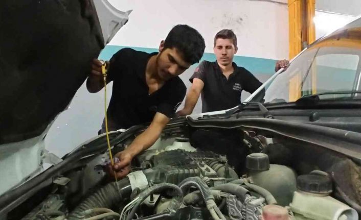 Mesleki eğitimdeki düzenleme esnafın yüzünü güldürdü: Çırak, kalfa ve usta sayıları bir yılda arttı