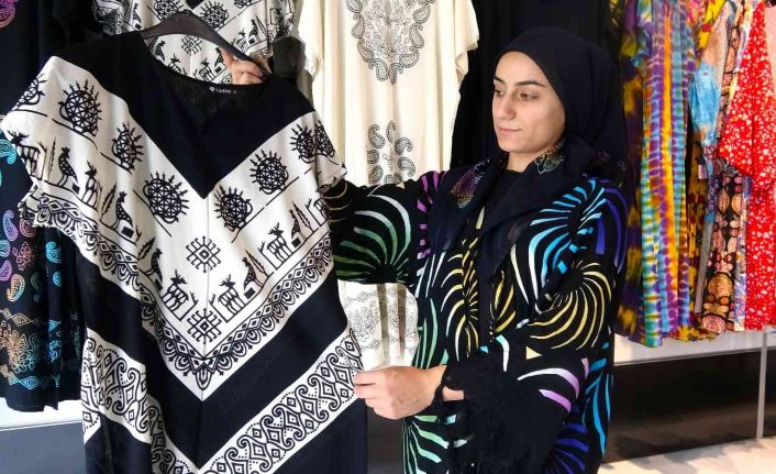 Modacılara rakip oldular: Yazma motifli kıyafetler yoğun ilgi görüyor