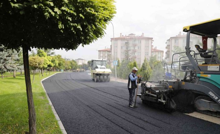 Nevşehir sokaklarında asfalt serimi devam ediyor