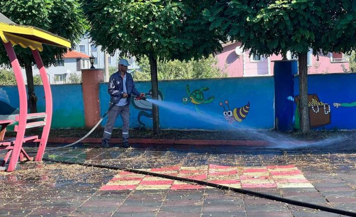 Okullar çocuklar için hazırlanıyor