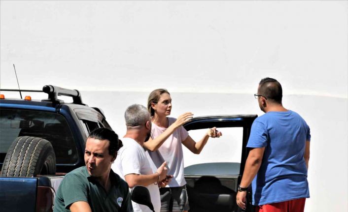 Otomobil ile çarpışan arazi cipi yan yattı, Ukraynalı kadın sürücü kazanın şokundan çıkamadı