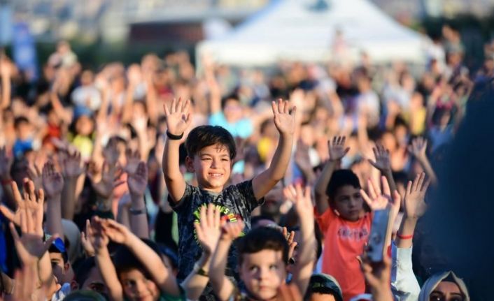 Rafadan Tayfa Altındağlı çocuklarla buluştu