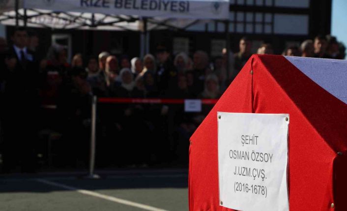Rize’de görevi başında şehit olan asker törenle memleketine uğurlandı