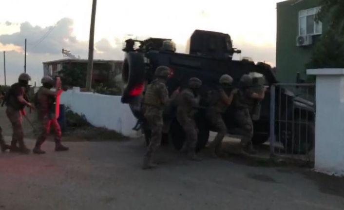 Samsun’da 15 kişinin gözaltına alındığı suç örgütü operasyonu polis kamerasında