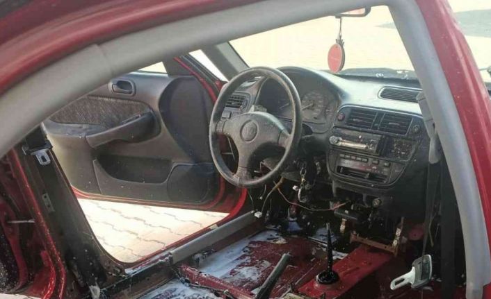 Selde zarar gören araçların temizlik ve tamirleri yapılmaya devam ediyor