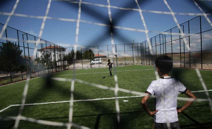 Semt sahaları hizmete sunuldu