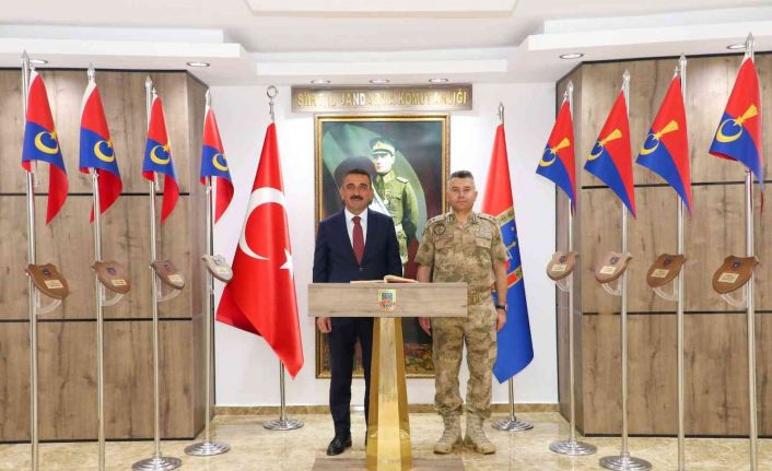 Siirt Valisi Hacıbektaşoğlu, İl Jandarma Komutanı Büyük’e hayırlı olsun ziyaretinde bulundu