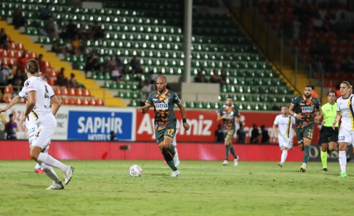 Spor Toto Süper Lig: Corendon Alanyaspor: 0 - MKE Ankaragücü: 0 (İlk yarı)