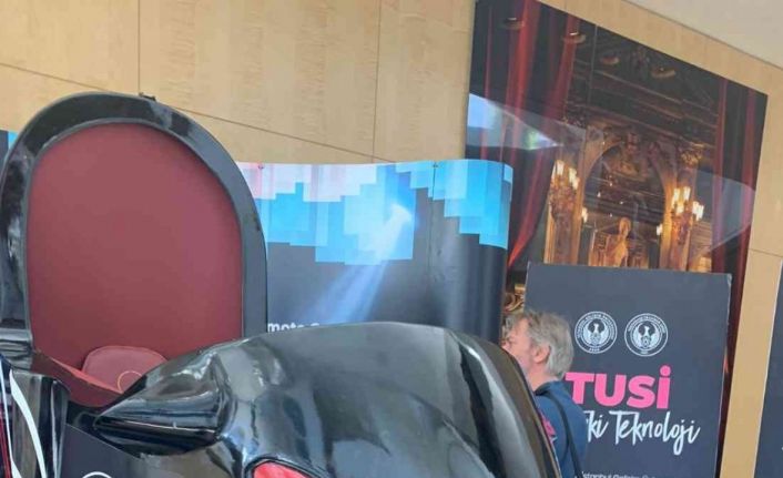 Türk mühendisler ve öğrenciler tarafından üretilen Uçan Araba TUSİ’ye büyük ilgi