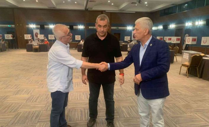 TVHB Başkanı Eroğlu: “Meslektaşlarımız burada demokratik bir ortamda rahat bir şekilde oylarını kullanıyor”