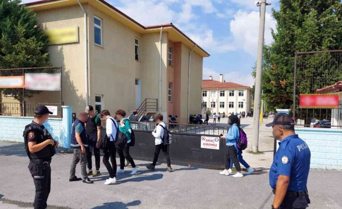 Valiliklere 2022-2023 eğitim öğretim yılında alınacak asayiş/trafik tedbirleri genelgesi gönderildi