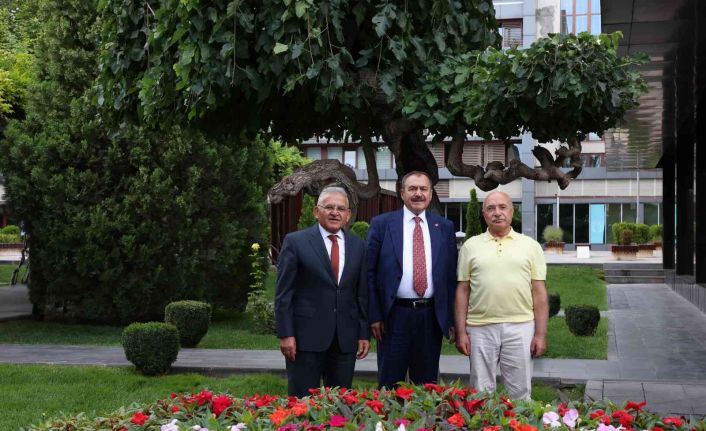 Veysel Eroğlu’ndan Başkan Büyükkıç’a ziyaret