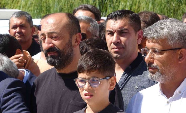 Yatağında hayatını kaybeden 15 yaşındaki çocuk toprağa verildi