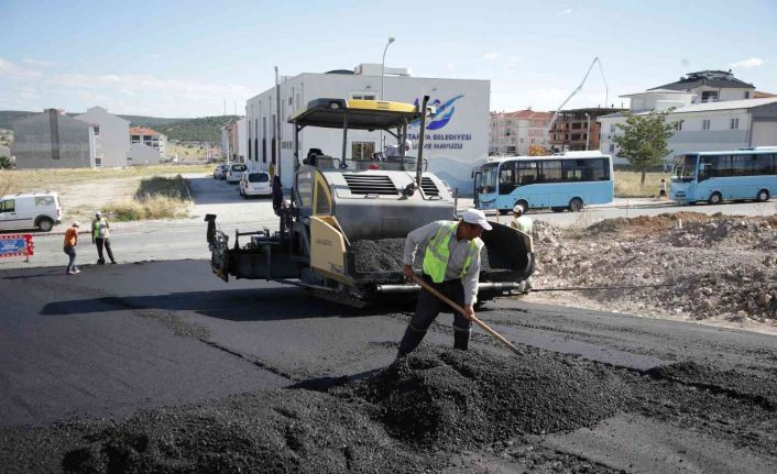 Zafertepe asfaltlanıyor
