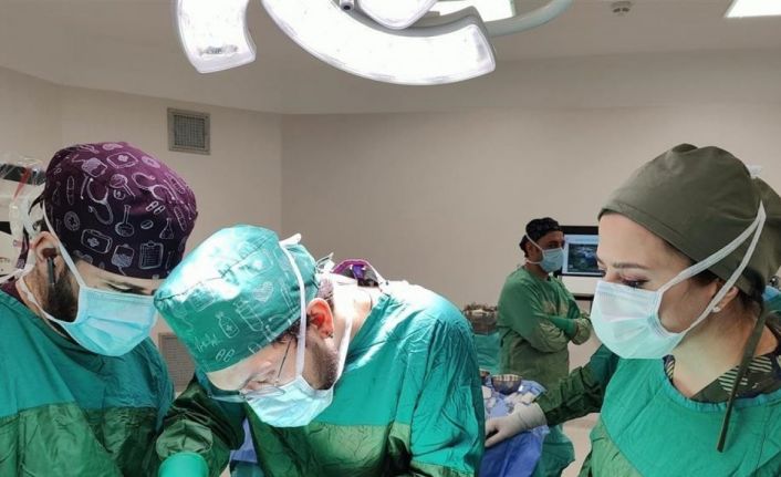 11 yaşındaki çocuğa ‘Epilepsi pili’ ameliyatı yapıldı