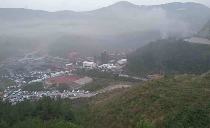 28 kişinin hayatını kaybettiği maden ocağı günün ilk ışıklarıyla böyle görüntülendi