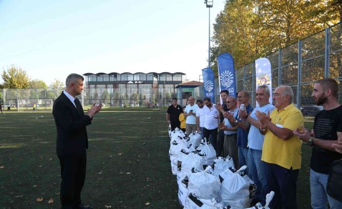 2 bin 700’den fazla malzemeyle amatör futbol kulüplerine destek oldular