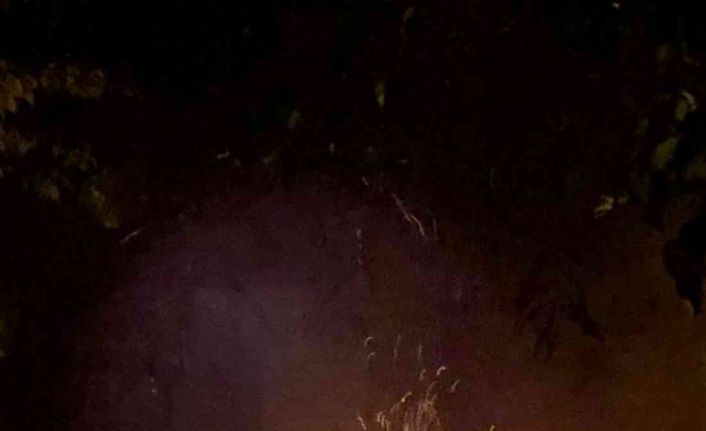 2 katlı evin bir katı alevlere teslim oldu