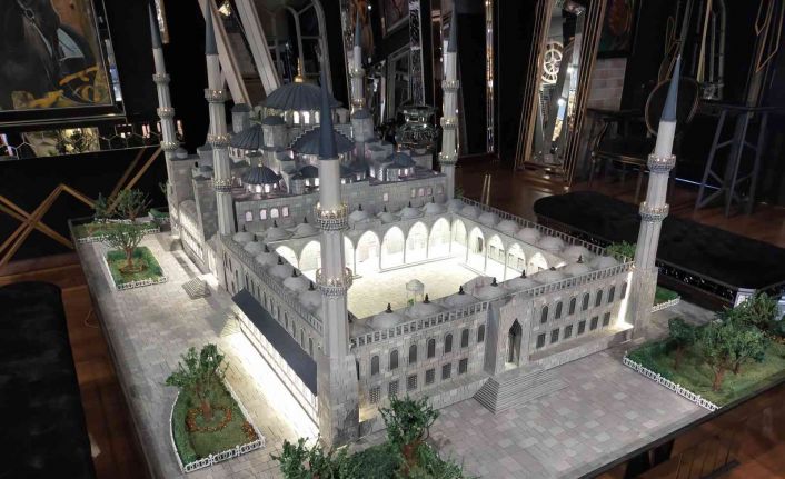 7 bin parça ile 3 buçuk ayda Sultanahmet Camisi maketi yaptılar