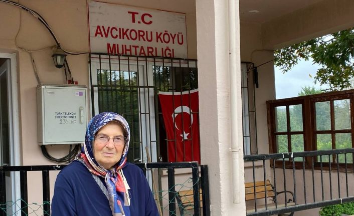 80 yaşındaki ’muhtar teyze’ babadan miras kalan muhtarlığı devam ettiriyor
