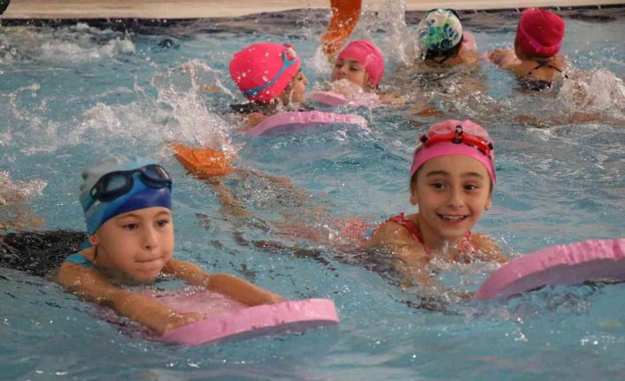 85 bin öğrencinin yüzme öğrendiği projede yeni dönem başladı