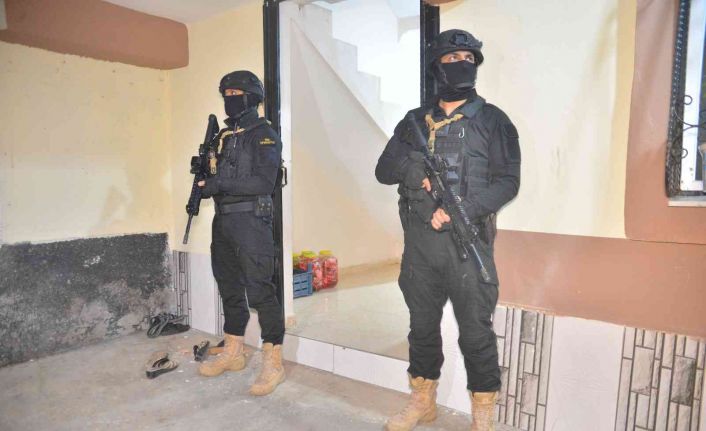 Adana’da DEAŞ’a şafak operasyonu: 5 gözaltı