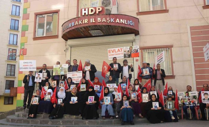 Aileler çağrıda bulunuyor, anneler evlat nöbetine katılmaya devam ediyor