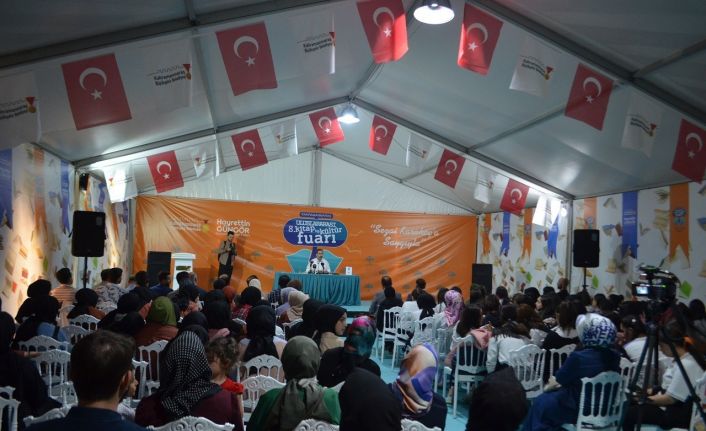 AK Parti Genel Başkan Yardımcısı Mustafa Şen: "Kitap okumayı bilmediğimiz için pek akılda kalmıyor"