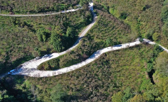 Altınordu’da beton yol çalışmaları sürüyor