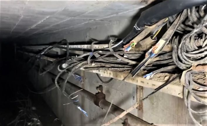 Antalya’da yer altındaki kablolara dadanan hırsızlar, hal esnafının elektriğini ve internetini kesti