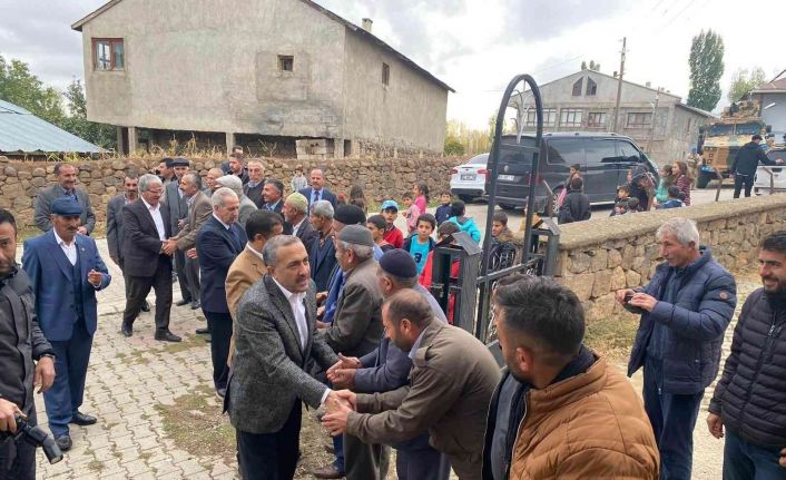 Arvas döneminde bir ilk daha: Erciş’te kapalı yarı olimpik yüzme havuzu hizmete açıldı