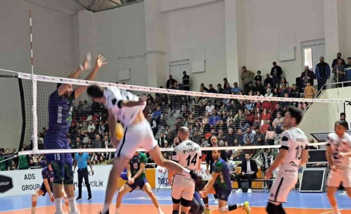 AXA Sigorta Efeler Ligi: TÜRŞAD: 0 - Bursa Büyükşehir Belediye Spor: 3