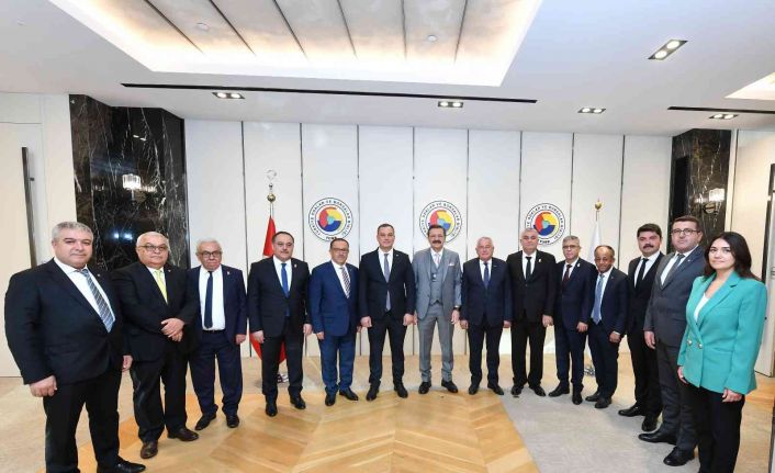 Aydın Ticaret Borsası Yönetimi, TOBB Başkanı M.Rifat Hisarcıklıoğlu ile görüştü