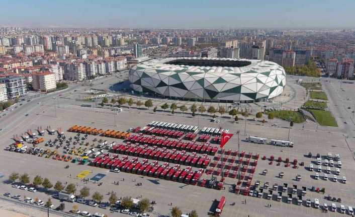 Başkan Altay, öz kaynakla 664 milyon liraya alınan 288 aracın tanıtımını yaptı