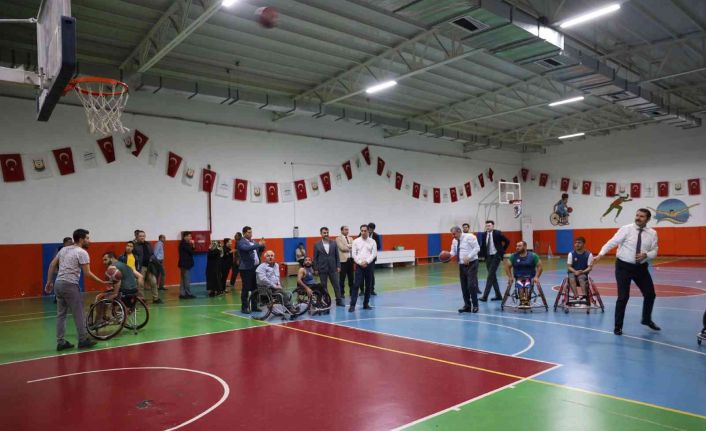 Başkan Beyazgül ile Vali Ayhan Engelsiz Yaşam Merkezini ziyaret etti