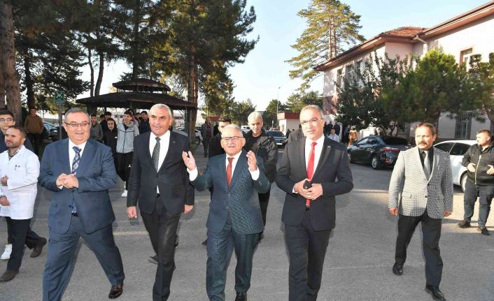 Başkan Büyükkılıç, Kariyer Günleri’nde öğrencilerle buluştu