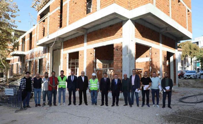 Başkan Çelik, Millet Kütüphanesi ve Gençlik Merkezi inşaatını inceledi