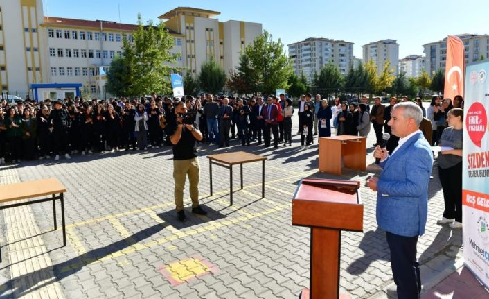 Başkan Çınar, öğrencilerin proje tanıtım etkinliğine katıldı