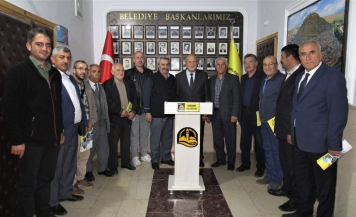 Başkan Pekmezci merkez mahalle muhtarları ile bir araya geldi