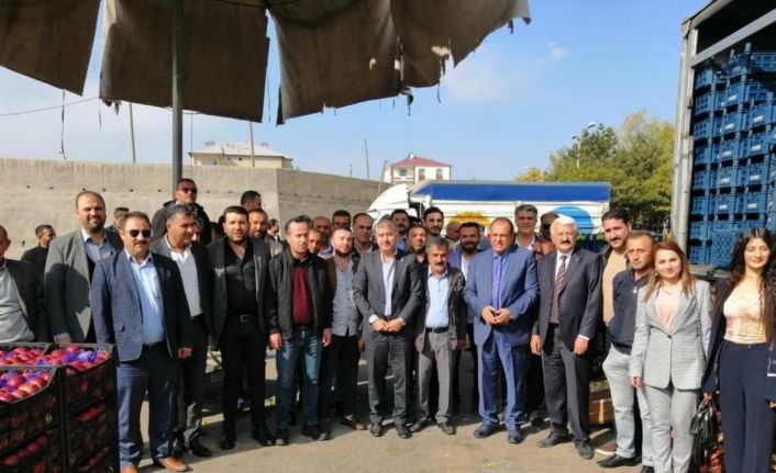 Beyaz listeden sebze hali esnafına ziyaret